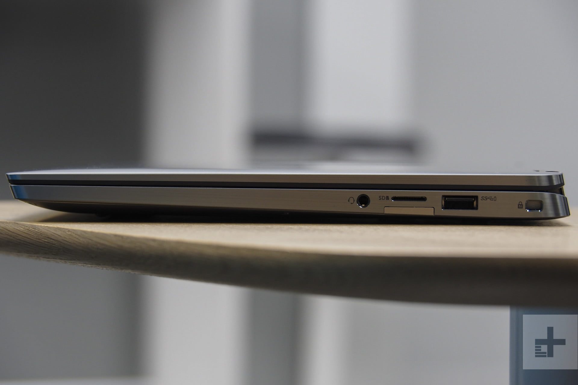 Dell Latitude 7400 2 en 1 vs. ThinkPad X1 Yoga