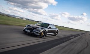 porsche taycan aceleracion high 2019 ag 5 600x400 c