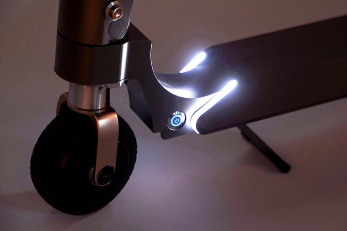 hyundai scooter electrico large 38313 hyundaimotorgrouprevealspersonalelectricscootercapableof20kmrange 700x467 c