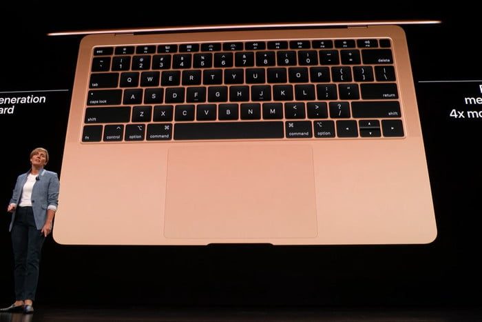 comprar una macbook air retina 2018 2 700x467 c