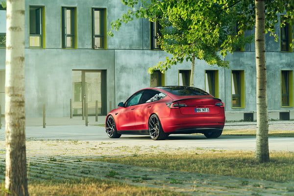 tesla model 3 novitec 8 600x400 c