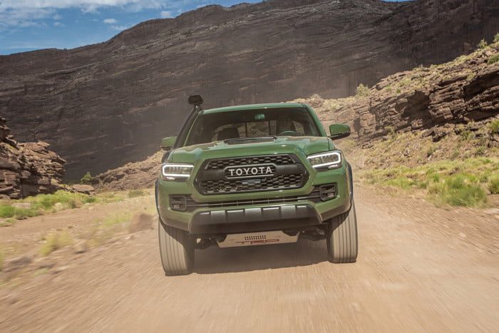 toyota tacoma 2020 salon chicago 20 trd pro army green 5 700x467 c