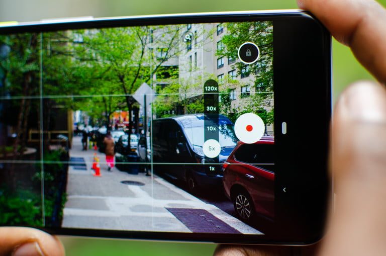Motorola One Zoom vs. Nokia 7.2 vs. Google Pixel 3a