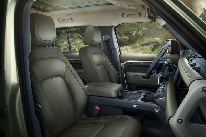 land rover defender diseno lr def 110 20my interior 100919 06 700x467 c