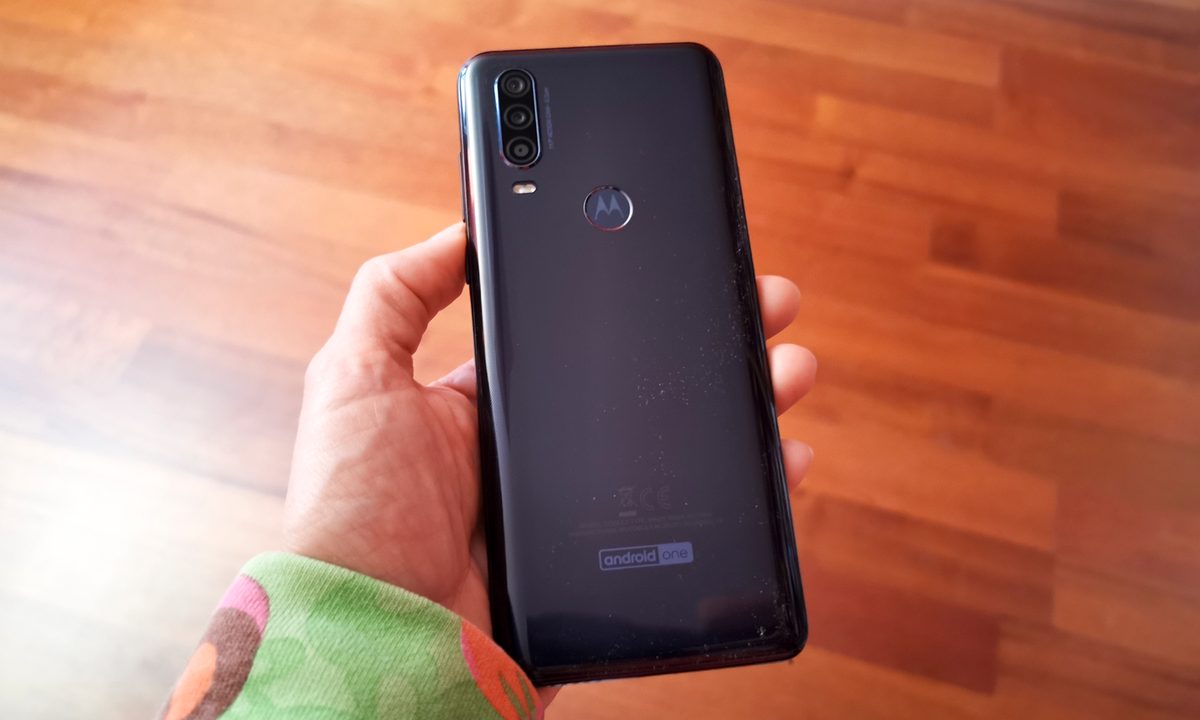 revision motorola one action 6 1