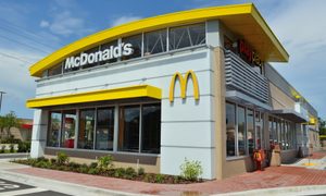 McDonald's retira fuentes de servicio de sodas por COVID-19