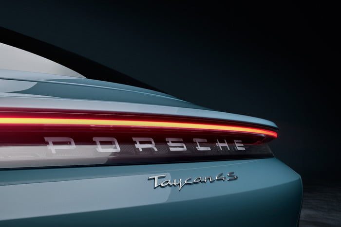 porsche taycan 4s 2020 10 700x467 c