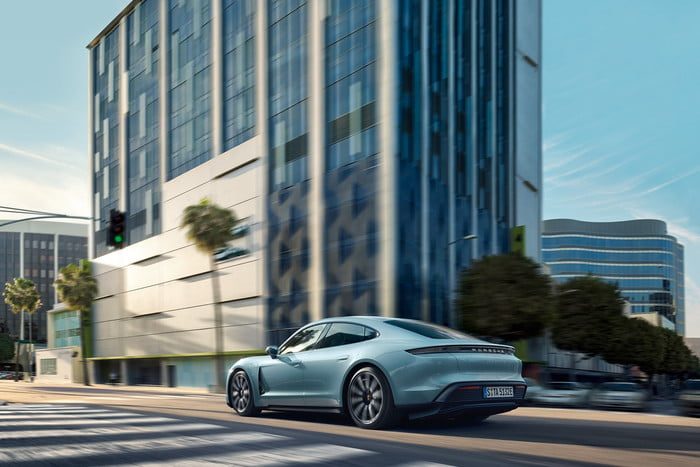 porsche taycan 4s 2020 4 700x467 c
