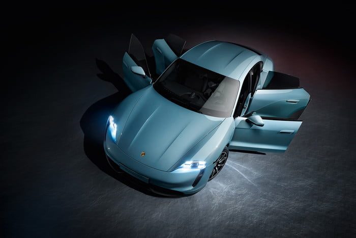 porsche taycan 4s 2020 6 700x467 c