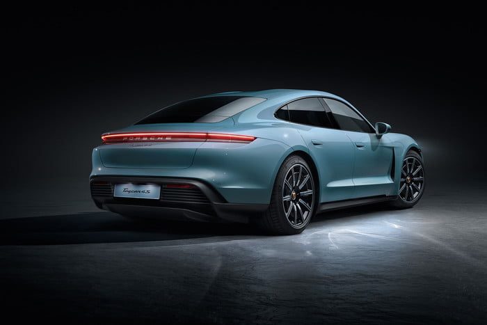 porsche taycan 4s 2020 7 700x467 c