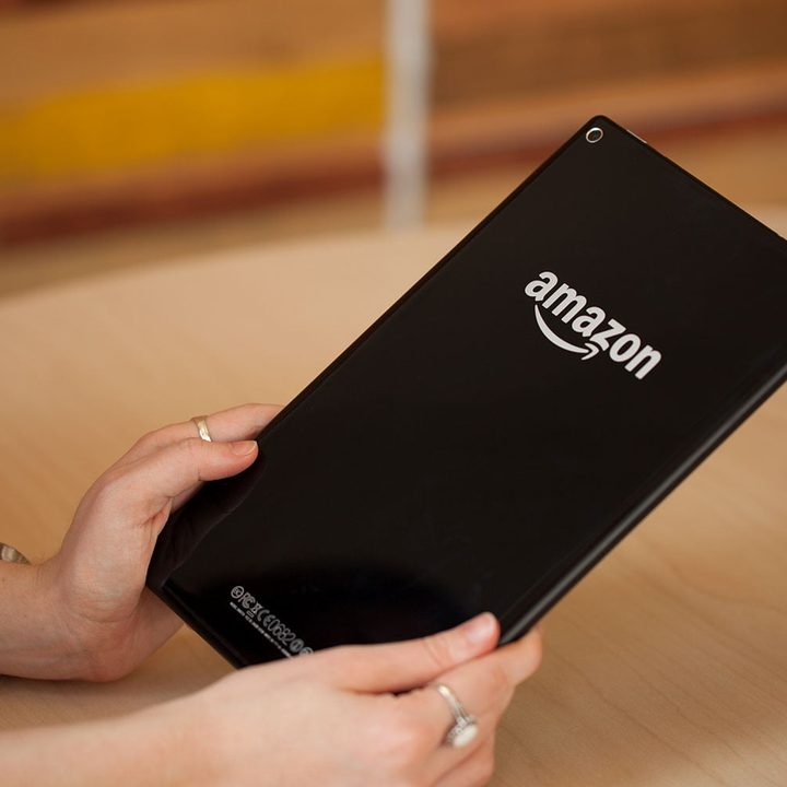 amazon fire hd 10 2019 vs 2017 hands on back 1500x1000