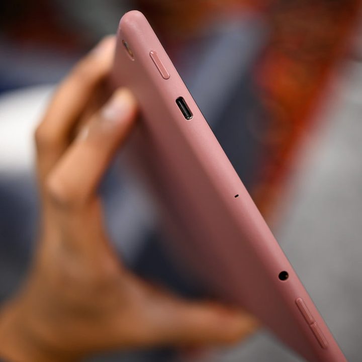 El procesador y el puerto USB-C son las mayores diferencias entre Amazon Fire HD 10 2019 vs. Fire HD 10 2017.