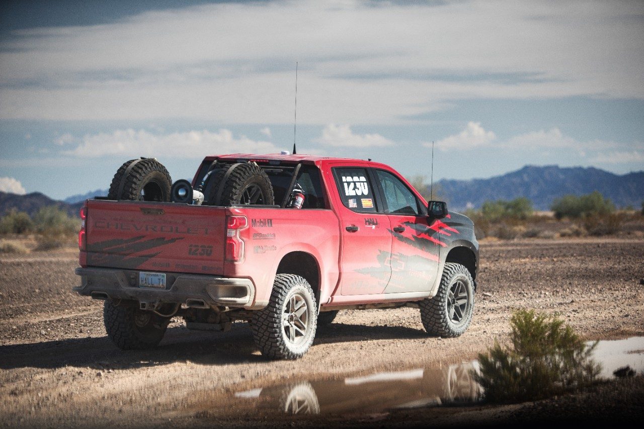 chevrolet colorado 2021 the silverado race truck debuted october 10th at laughlin de