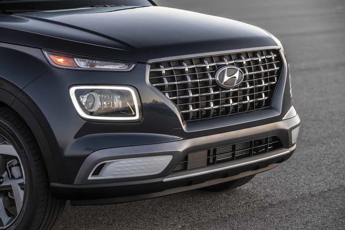 hyundai venue 2020 off 7 700x467 c
