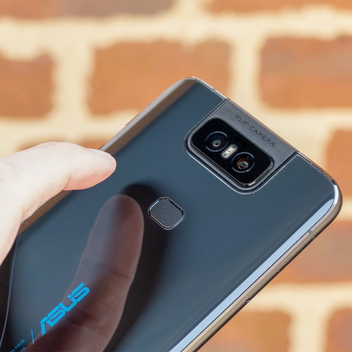 moto z4 vs asus zenfone 6 back 1500x1000