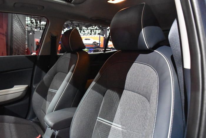 hyundai venue dsc 0024 5 700x467 c