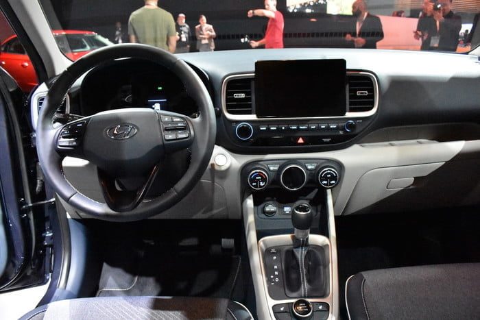 hyundai venue dsc 0026 3 700x467 c