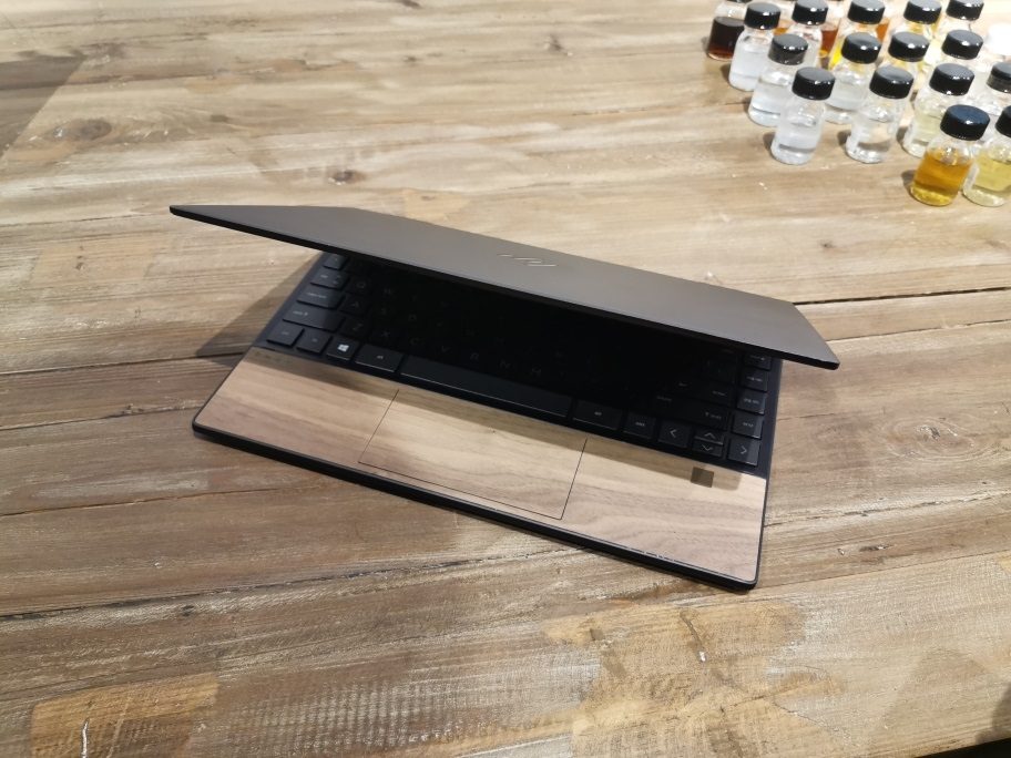 hp envy wood 4