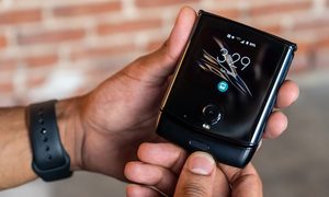 revision motorola razr hands on review 9 1200x9999