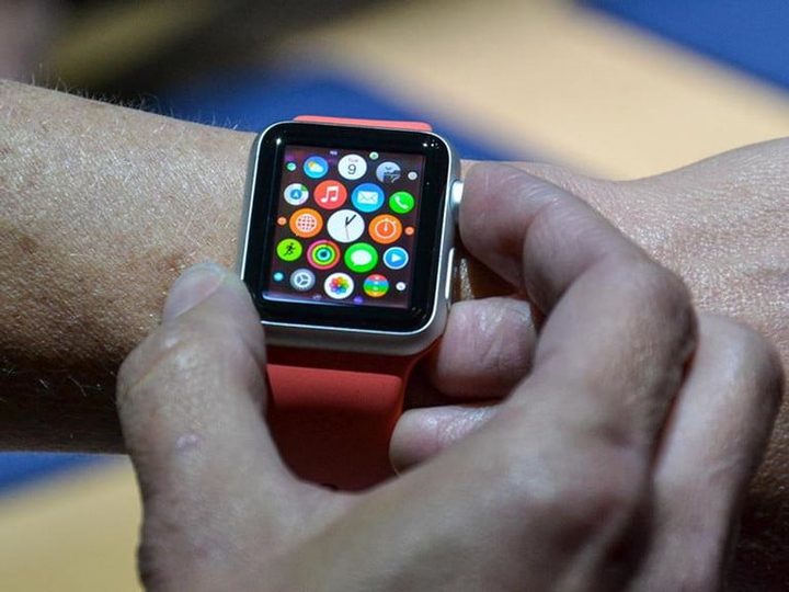Apple Watch sobre la muñeca del usuario