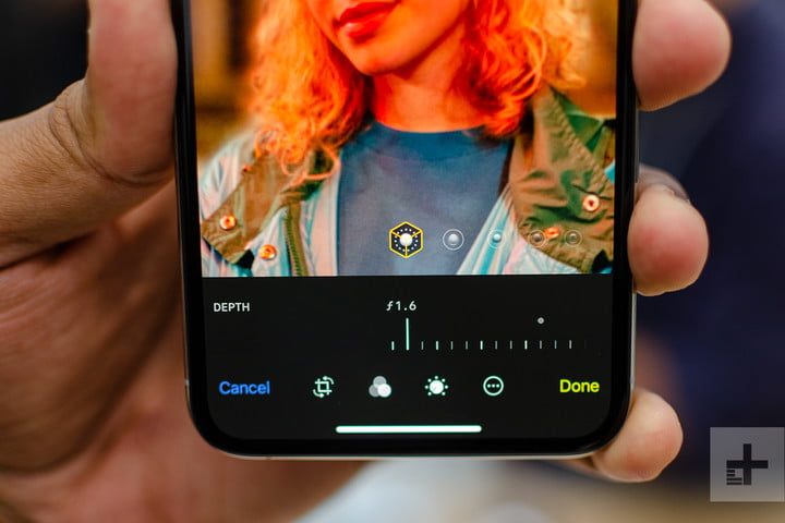 Primer plano de un iPhone XS Max que muestra la pantalla de la aplicación de cámara fotográfica.