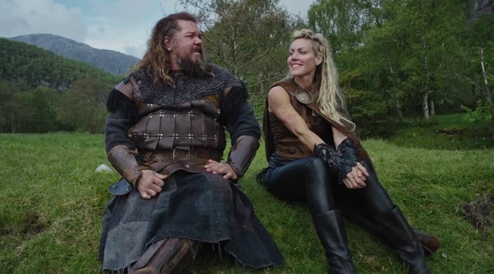 Frame del filme La colina de las amapolas