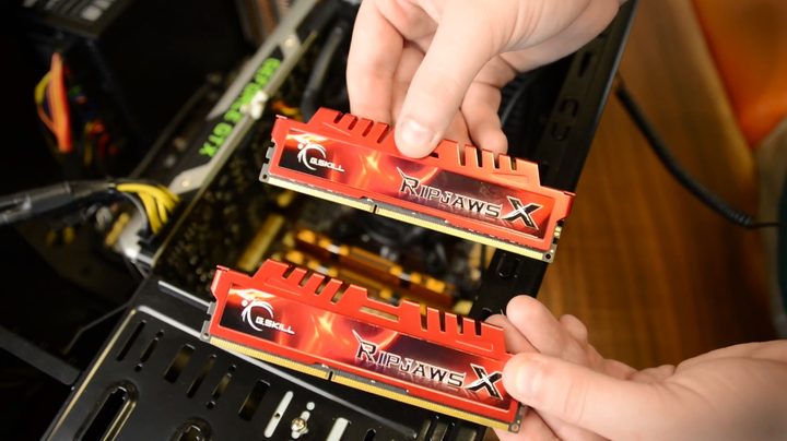 como instalar una memoria ram en mi pc 02