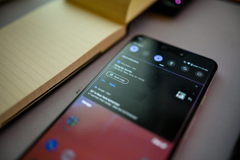 telefono con Respuesta inteligente de Android 10.