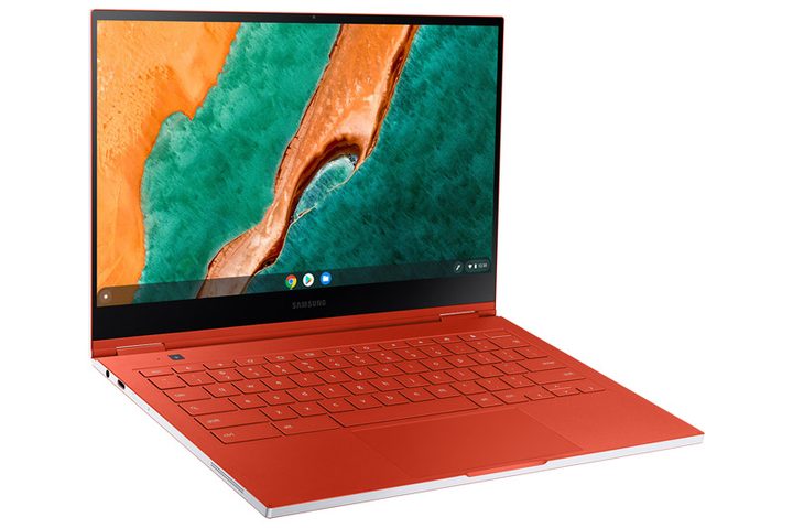 Galaxy Chromebook sobre fondo blanco