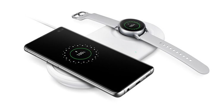 Galaxy S10 sobre Wireless Charger Duo Pad