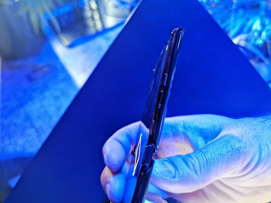 Lado derecho del motorola razr