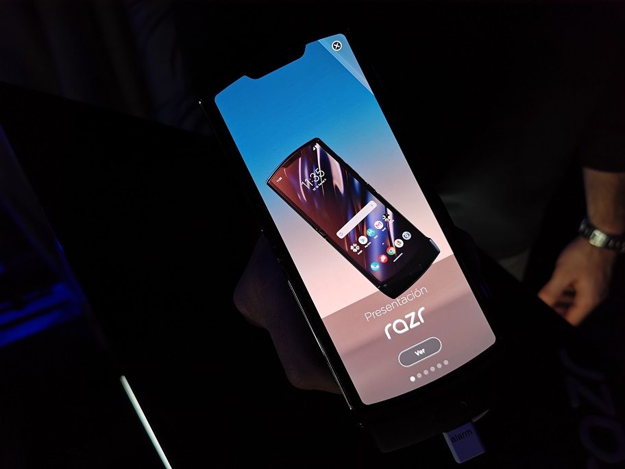 pantalla panorámica del motorola razr