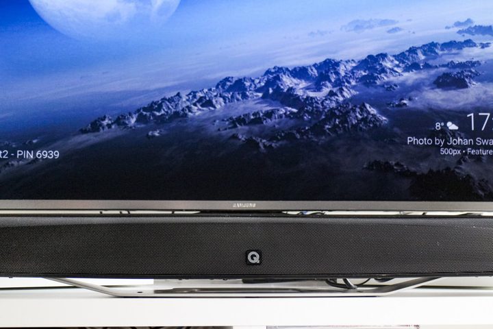 barra de sonido bajo televisor