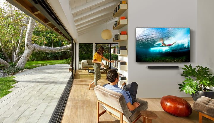 Usuario viendo la pantalla Vizio P series Quantum X