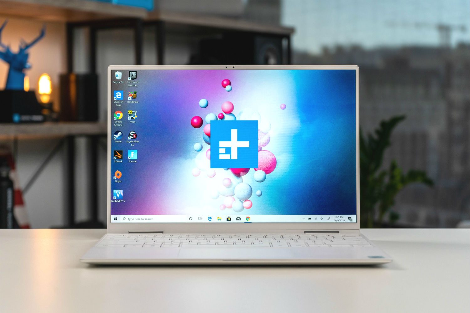 Dell vs. HP. Portátil XPS 13 2 en 1 abierta.