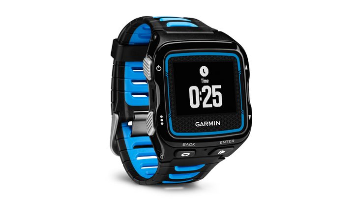 Reloj deportivo Forerunner 920xt sobre fondo blanco