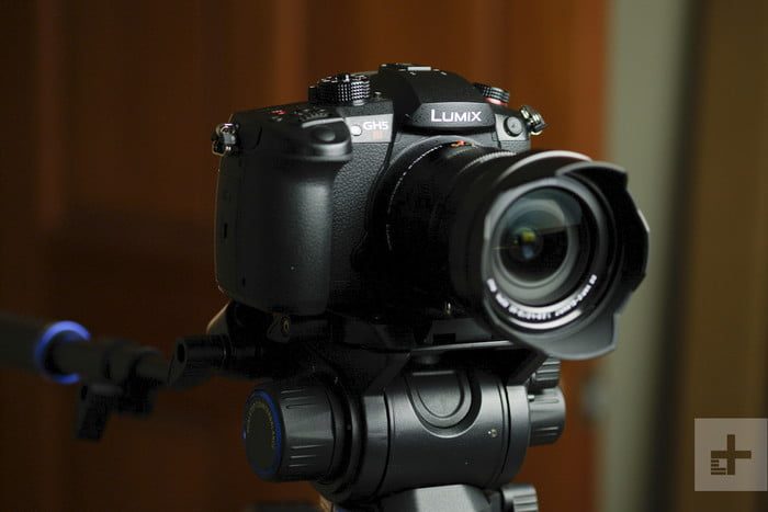 camaras para youtube panasonic lumix gh5s review 6 700x467 c