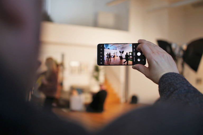 Samsung Galaxy S20 tomando una foto