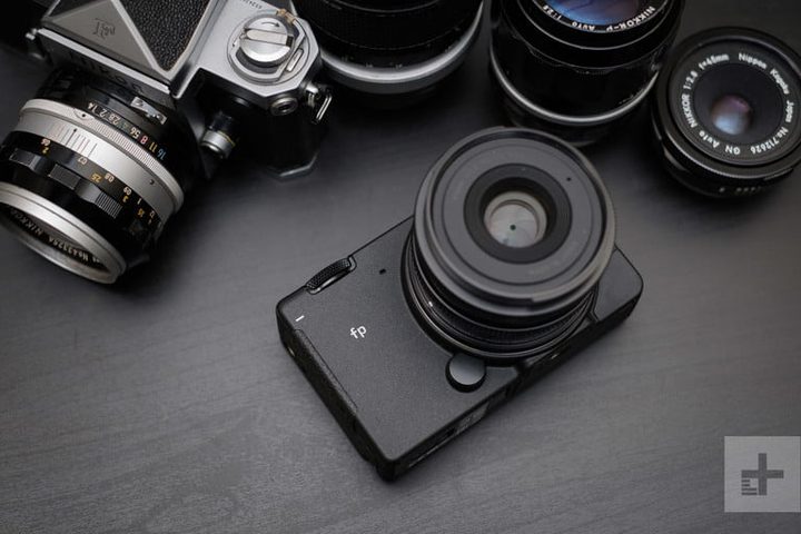 una camara sigma negra