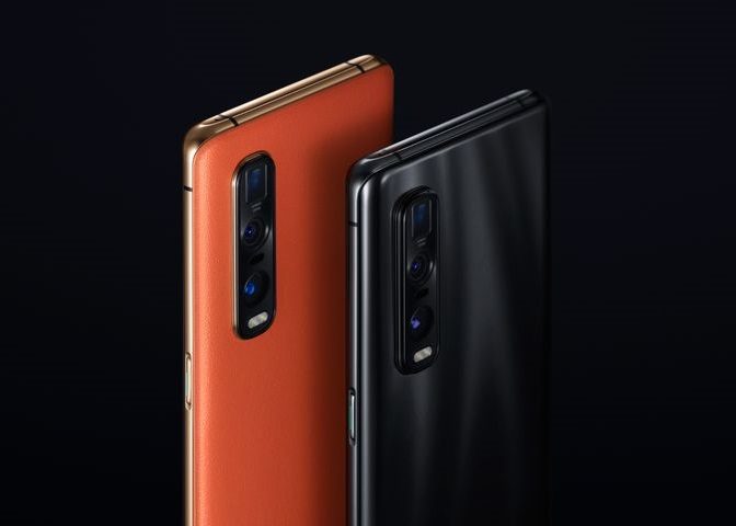 dos teléfonos Oppo Find X2 Pro, uno naranja y otro negro, mostrando la triple cámara