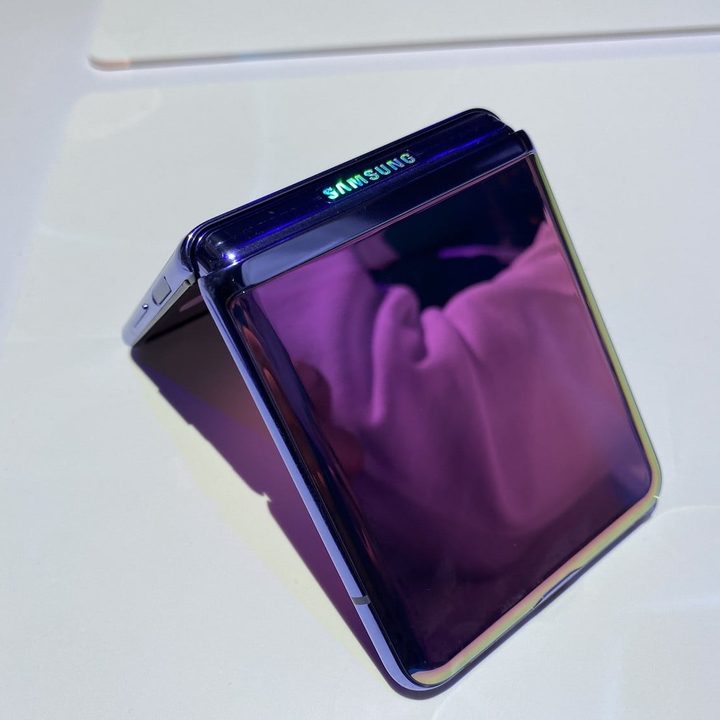 Galaxy Z Flip plegado