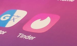 Tinder habilitará vinculación de usuarios con el modo global