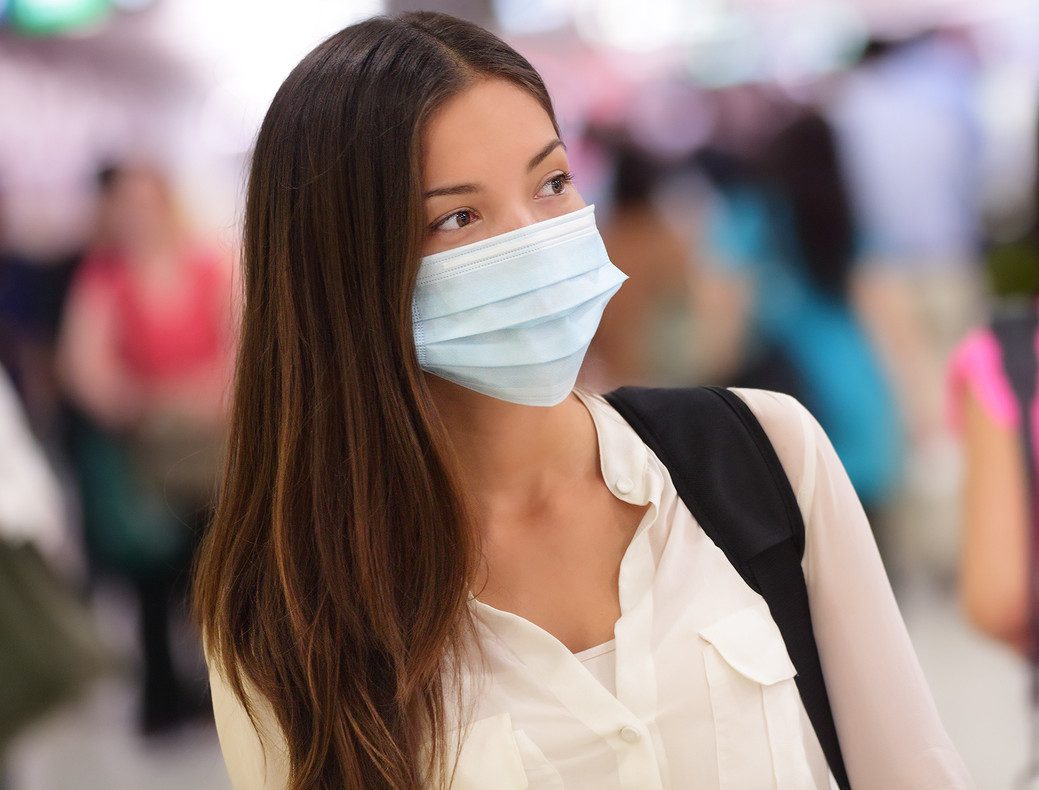 mujer mascarilla