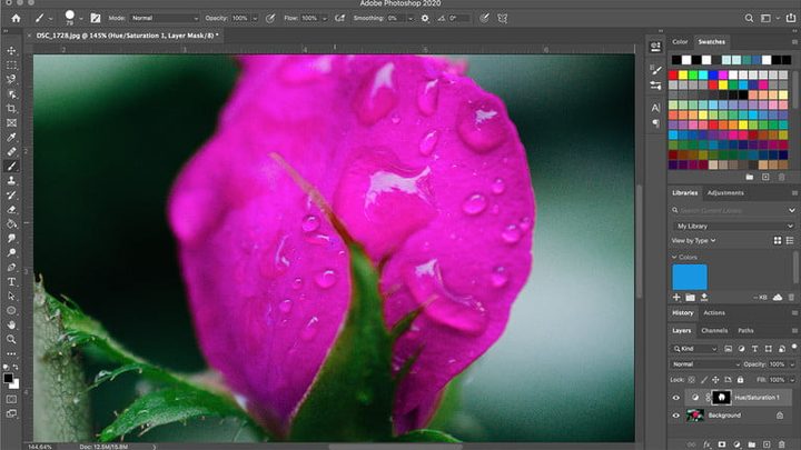 La foto con la rosa después de cambiar el color