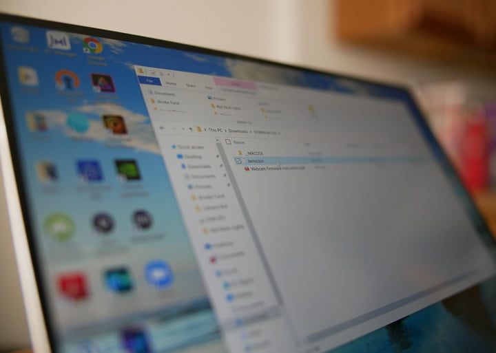Pantalla de laptop mostrando directorio de controladores de Wyze Cam