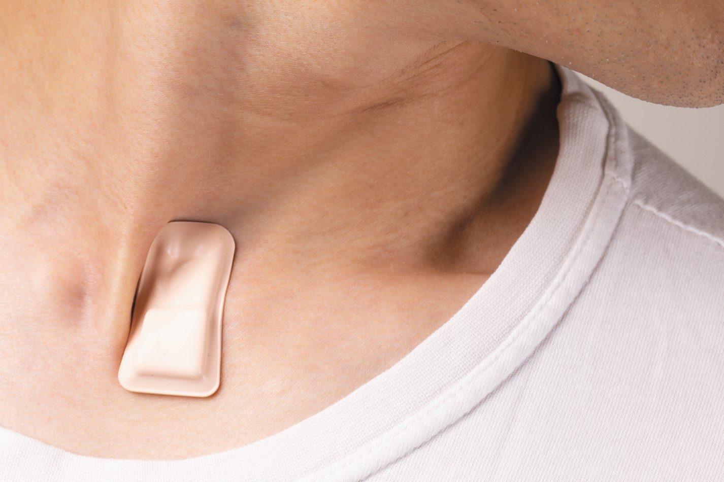 Controlan síntomas del COVID-19 con sensor inalámbrico