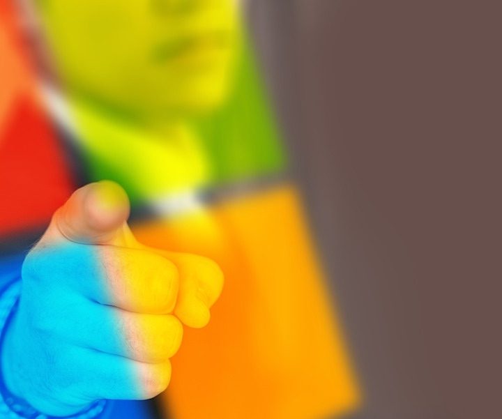 Microsoft despidió a trabajadores y los reemplazó con IA