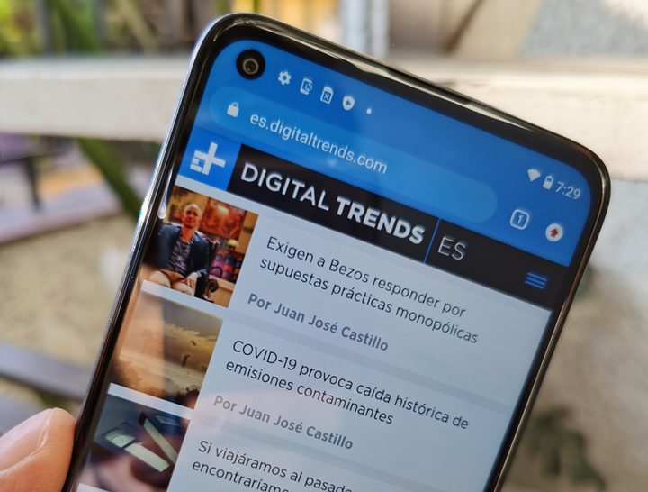 Detalle de la pantalla del Moto G8