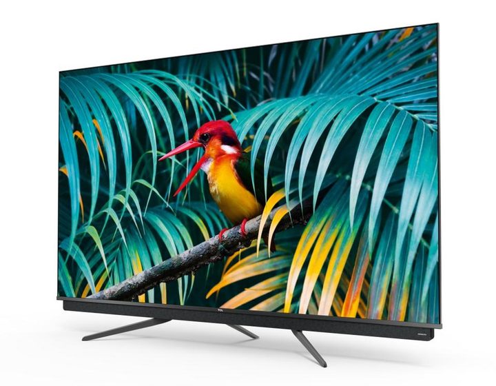 televisor TCL de la serie C81 con barra de sonido integrada