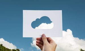 linux experto nube cloud paper hand